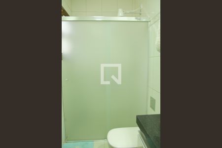 Casa à venda com 120m², 2 quartos e 2 vagasBanheiro da Suíte - BOX