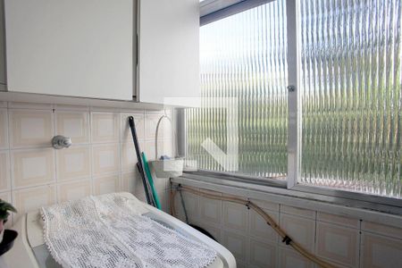 Apartamento à venda com 70m², 2 quartos e sem vagaCozinha + Área de Serviço