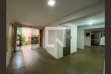 Apartamento à venda com 65m², 2 quartos e 1 vagaHall social