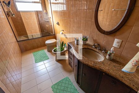 Apartamento à venda com 270m², 4 quartos e 3 vagas Apartamento à venda com 270m², 4 quartos e 3 vagasBanheiro