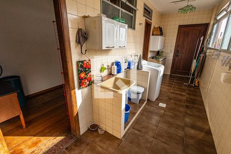 Apartamento à venda com 270m², 4 quartos e 3 vagas Apartamento à venda com 270m², 4 quartos e 3 vagasArea de serviço