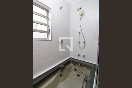 Casa à venda com 185m², 4 quartos e 2 vagasBanheiro da Suíte