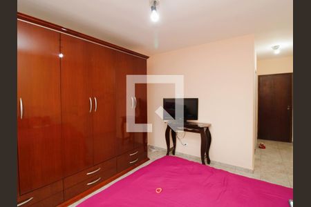 Casa à venda com 185m², 4 quartos e 2 vagasSuíte