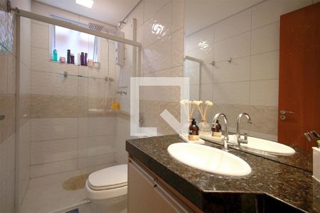 Apartamento à venda com 240m², 3 quartos e 3 vagasBanheiro da Suíte