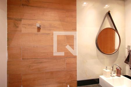 Apartamento à venda com 240m², 3 quartos e 3 vagasBanheiro externo