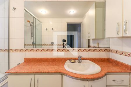 Apartamento para alugar com 115m², 3 quartos e 1 vaga Apartamento para alugar com 115m², 3 quartos e 1 vagaBanheiro da Suíte