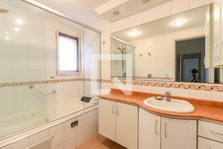 Apartamento para alugar com 115m², 3 quartos e 1 vaga Apartamento para alugar com 115m², 3 quartos e 1 vagaBanheiro da Suíte