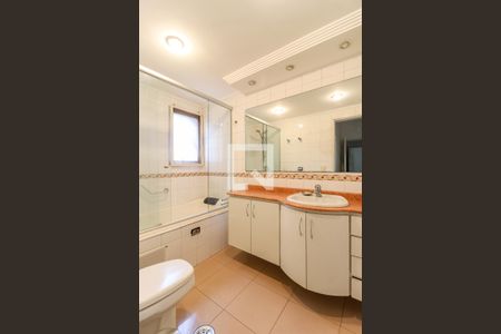 Apartamento para alugar com 115m², 3 quartos e 1 vaga Apartamento para alugar com 115m², 3 quartos e 1 vagaBanheiro da Suíte