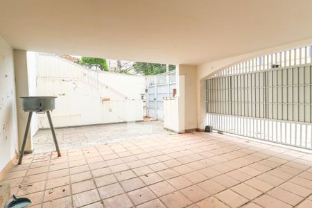 Casa à venda com 235m², 4 quartos e 3 vagas Casa à venda com 235m², 4 quartos e 3 vagasGaragem