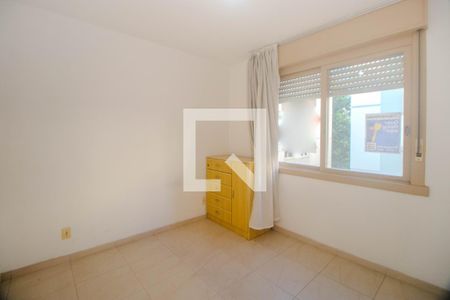 Quarto de apartamento para alugar com 1 quarto, 60m² em Jardim do Salso, Porto Alegre