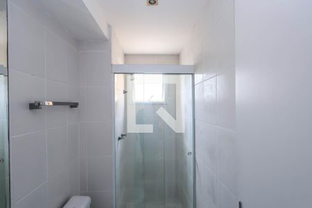 Banheiro de apartamento para alugar com 2 quartos, 55m² em Jardim Maria Estela, São Paulo