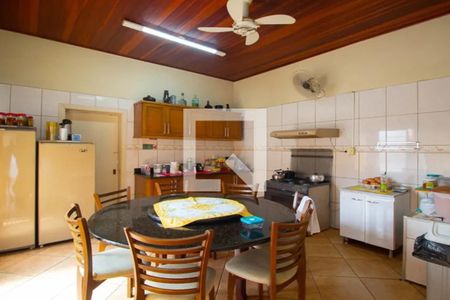 Casa à venda com 400m², 4 quartos e 4 vagasCozinha