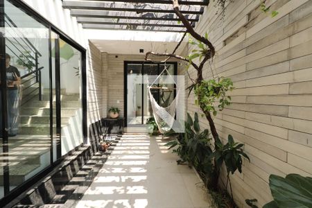 Casa à venda com 550m², 4 quartos e 2 vagasEntrada