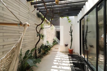 Casa à venda com 550m², 4 quartos e 2 vagasEntrada