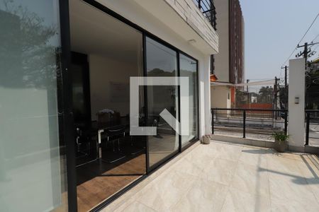 Casa à venda com 550m², 4 quartos e 2 vagasSacada Quarto 4