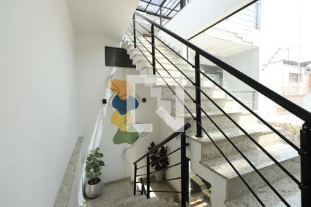 Casa à venda com 550m², 4 quartos e 2 vagasEscada