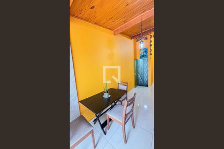 Apartamento à venda com 103m², 2 quartos e 1 vaga Apartamento à venda com 103m², 2 quartos e 1 vagaCobertura