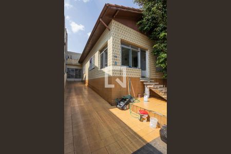 Casa à venda com 197m², 2 quartos e 3 vagas Casa à venda com 197m², 2 quartos e 3 vagasGaragem