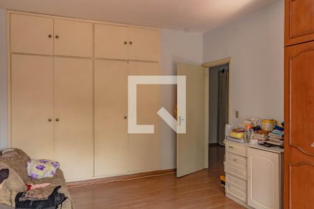 Casa à venda com 164m², 3 quartos e 8 vagas Casa à venda com 164m², 3 quartos e 8 vagasQuarto 3