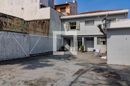 Casa à venda com 164m², 3 quartos e 8 vagas Casa à venda com 164m², 3 quartos e 8 vagasÁrea comum