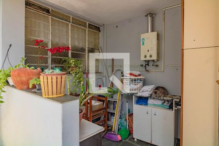 Casa à venda com 164m², 3 quartos e 8 vagas Casa à venda com 164m², 3 quartos e 8 vagasLavanderia