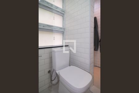 Apartamento à venda com 190m², 3 quartos e 1 vaga Apartamento à venda com 190m², 3 quartos e 1 vagaBanheiro de Serviço