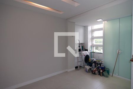 Apartamento à venda com 190m², 3 quartos e 1 vaga Apartamento à venda com 190m², 3 quartos e 1 vagaÁrea de Serviço
