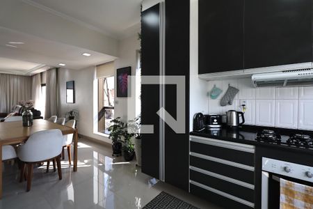 Apartamento à venda com 198m², 4 quartos e 4 vagasCozinha