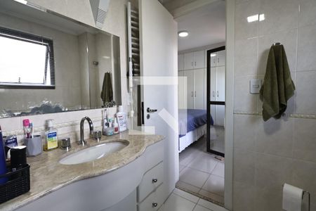 Apartamento à venda com 198m², 4 quartos e 4 vagasBanheiro da Suíte 2