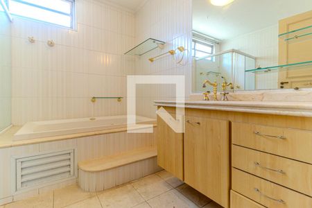 Apartamento à venda com 242m², 3 quartos e 2 vagasBanheiro Social