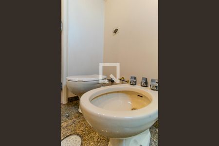 Apartamento para alugar com 220m², 3 quartos e 3 vagasBanheiro da Suíte 1