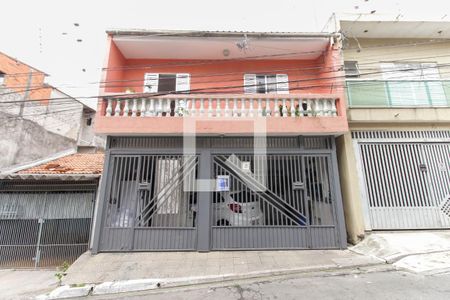 Casa à venda com 130m², 3 quartos e 2 vagas Casa à venda com 130m², 3 quartos e 2 vagasFachada