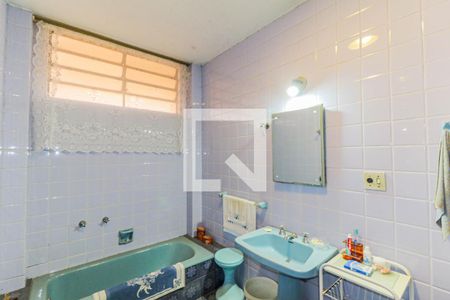 Casa à venda com 190m², 3 quartos e 2 vagasBanheiro 2