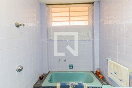 Casa à venda com 190m², 3 quartos e 2 vagasBanheiro 2