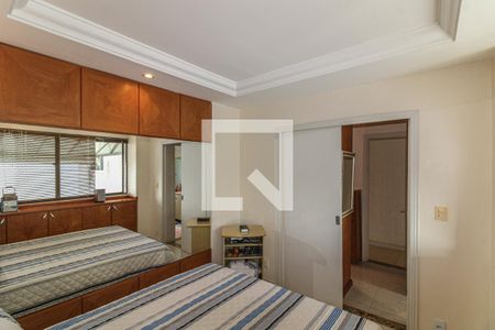 Apartamento à venda com 205m², 3 quartos e 2 vagas Apartamento à venda com 205m², 3 quartos e 2 vagasSuíte