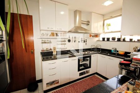 Apartamento à venda com 100m², 3 quartos e 2 vagasCozinha 