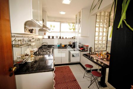 Apartamento à venda com 100m², 3 quartos e 2 vagasCozinha