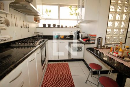 Apartamento à venda com 100m², 3 quartos e 2 vagasCozinha 