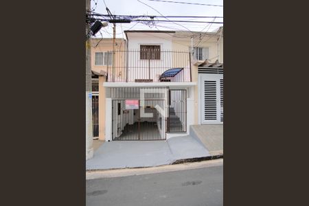 Casa à venda com 106m², 3 quartos e 1 vagaFachada