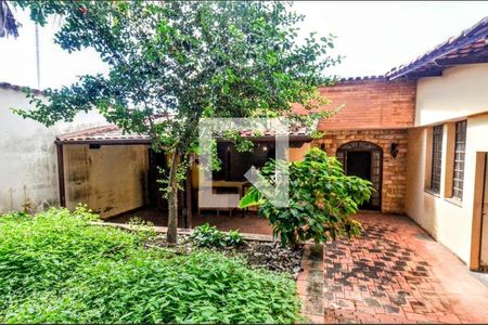 Casa à venda com 150m², 3 quartos e 2 vagas Casa à venda com 150m², 3 quartos e 2 vagasÁrea comum