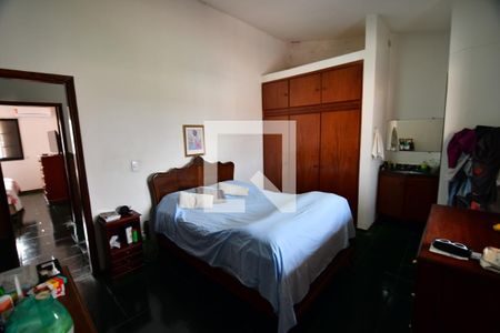 Casa à venda com 294m², 4 quartos e 4 vagasQuarto 3 - Suíte