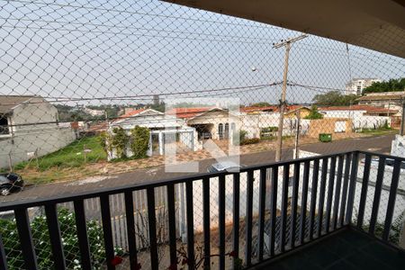 Casa à venda com 294m², 4 quartos e 4 vagasQuarto 2 - Vista