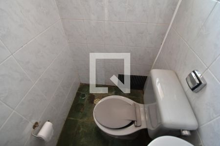 Casa à venda com 294m², 4 quartos e 4 vagasBanheiro de serviço