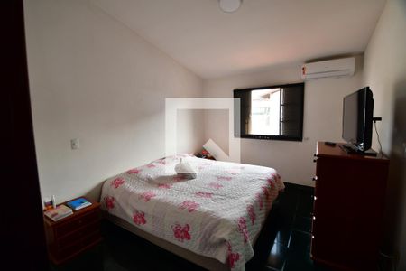 Casa à venda com 294m², 4 quartos e 4 vagasQuarto 4 - Suíte