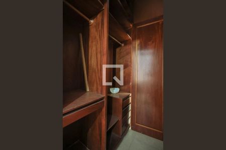 Casa para alugar com 158m², 3 quartos e 2 vagas Casa para alugar com 158m², 3 quartos e 2 vagasCloset da Suíte 3