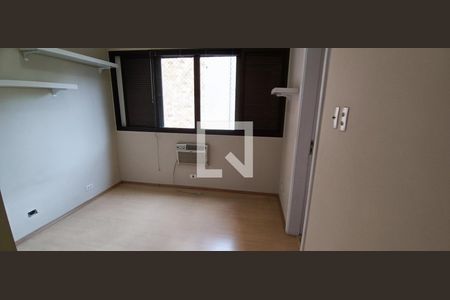 Apartamento à venda com 209m², 4 quartos e 4 vagasSuíte 2