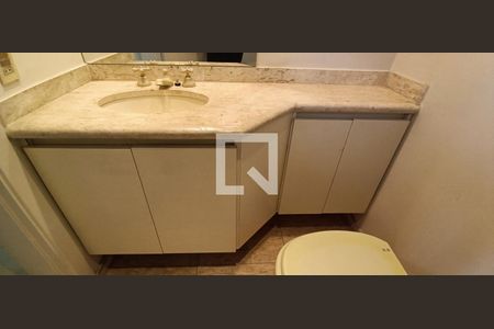 Apartamento à venda com 209m², 4 quartos e 4 vagasBanheiro da Suíte 1