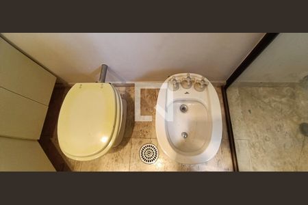 Apartamento à venda com 209m², 4 quartos e 4 vagasBanheiro da Suíte 1