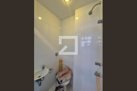 Apartamento à venda com 301m², 4 quartos e 3 vagas Apartamento à venda com 301m², 4 quartos e 3 vagasBanheiro de serviço