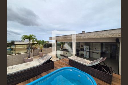 Apartamento à venda com 301m², 4 quartos e 3 vagas Apartamento à venda com 301m², 4 quartos e 3 vagasÁrea externa